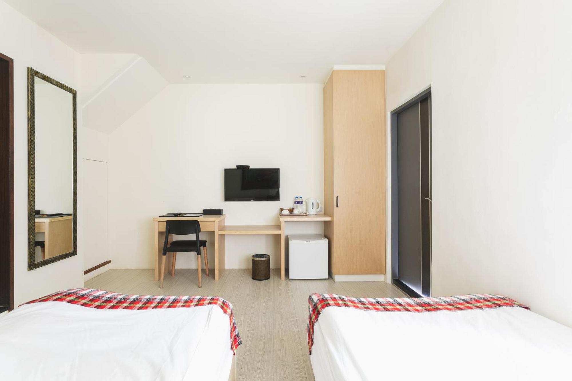 Tropical Low Boundary B&B Donghe Extérieur photo