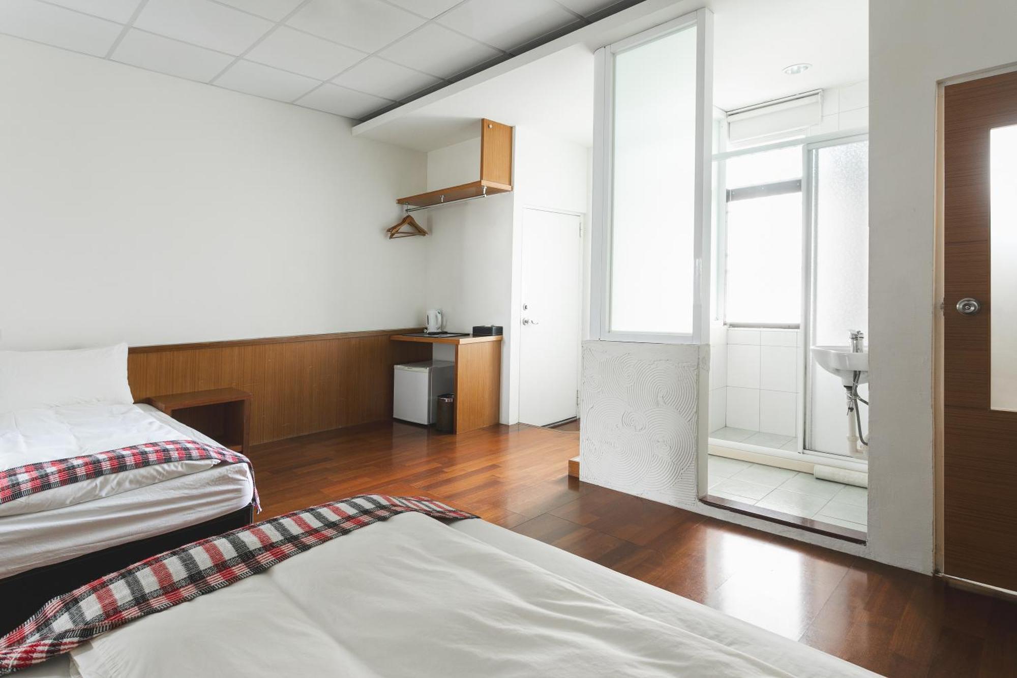 Tropical Low Boundary B&B Donghe Extérieur photo