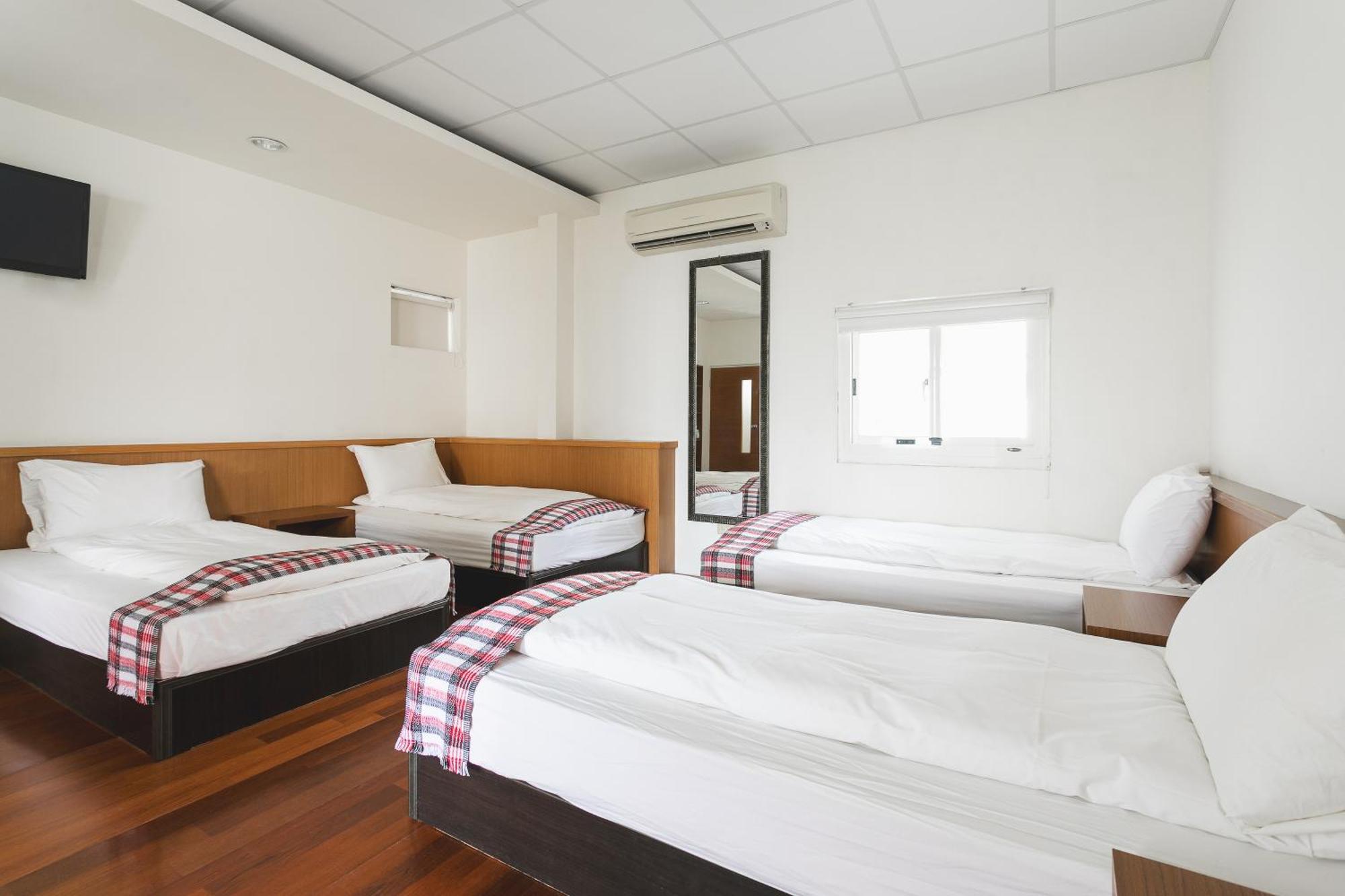 Tropical Low Boundary B&B Donghe Extérieur photo